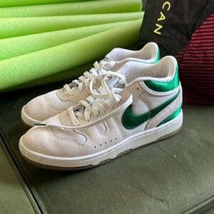 Nike X Social Status